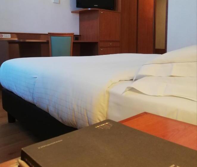 חדר דלוקס, Point