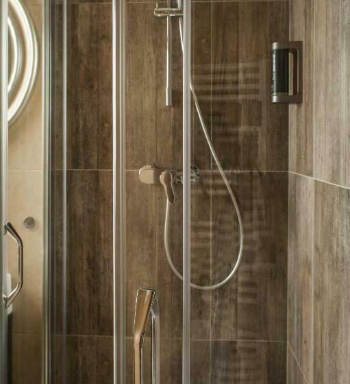 스탠다드 룸, Rango