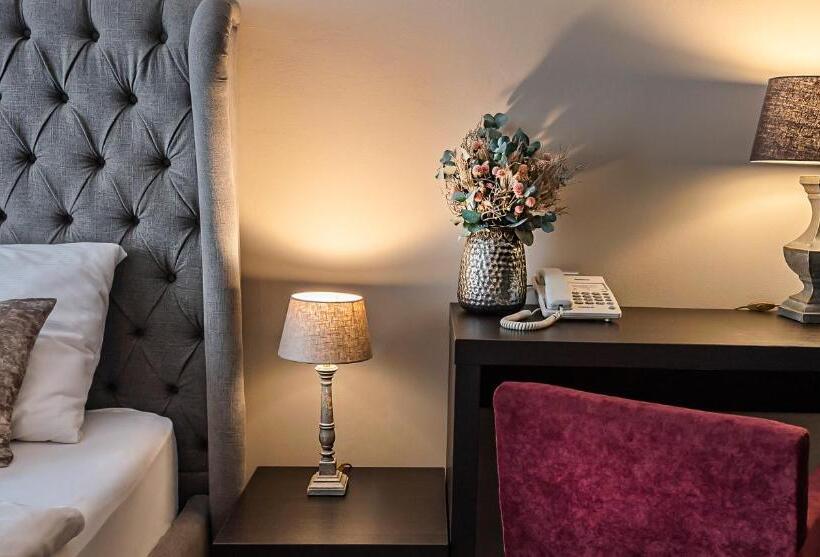 스탠다드 룸, Rango