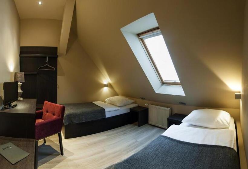 스탠다드 룸, Rango