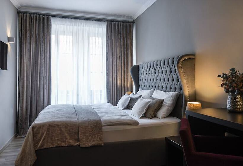 스탠다드 룸, Rango