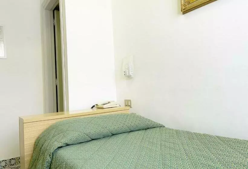 اتاق استاندارد یک نفره, Reginella
