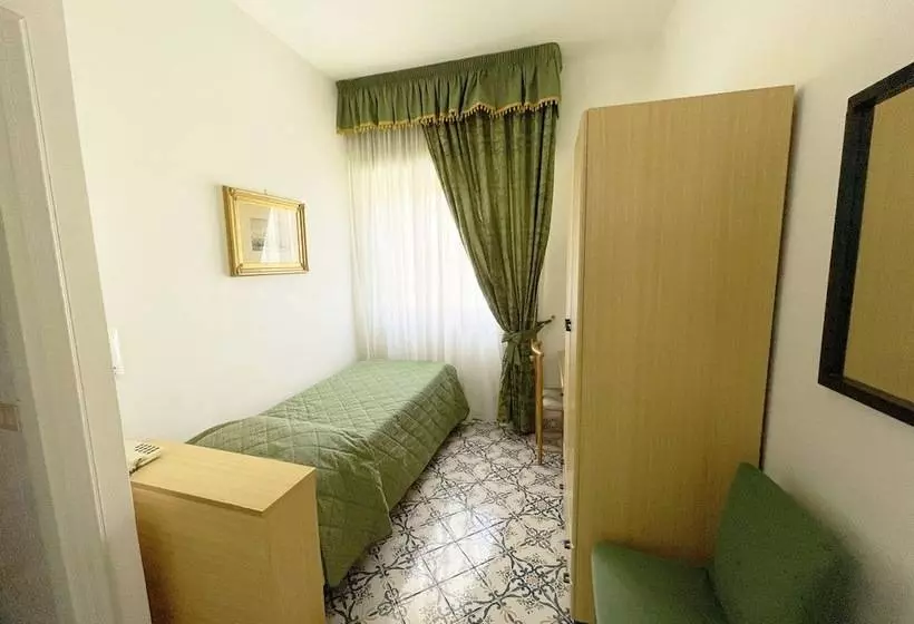 اتاق استاندارد یک نفره, Reginella