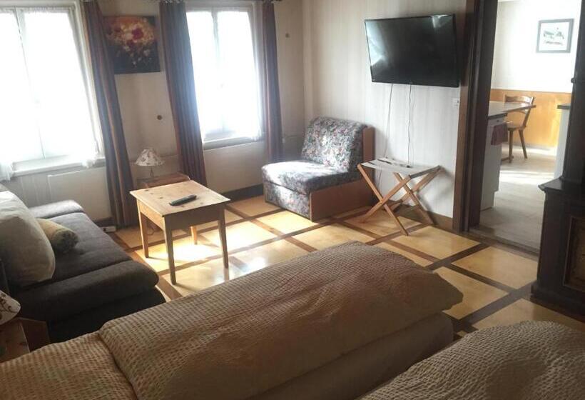ファミリールーム, Rössli Apartment
