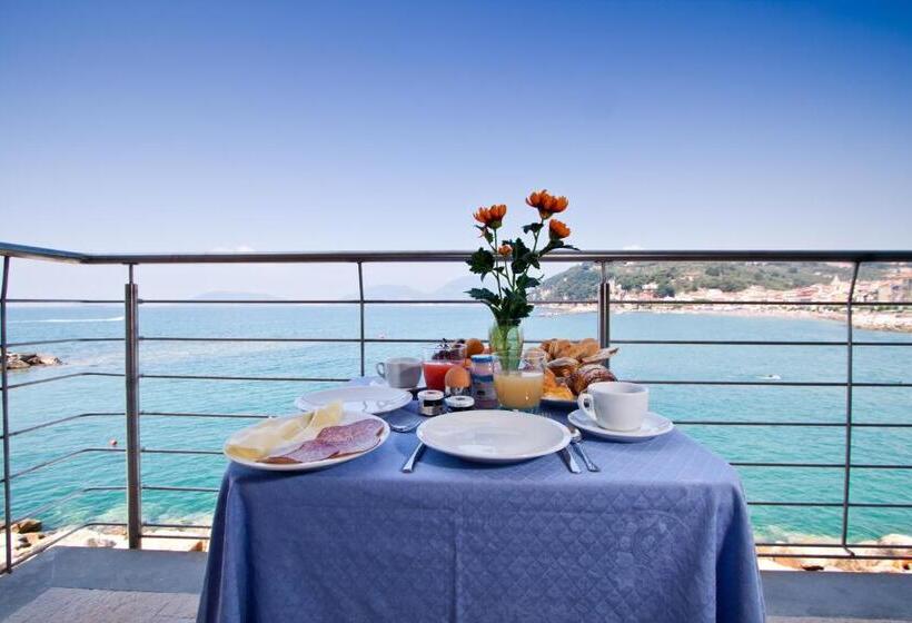 اتاق استاندارد با چشمانداز دریا, San Terenzo