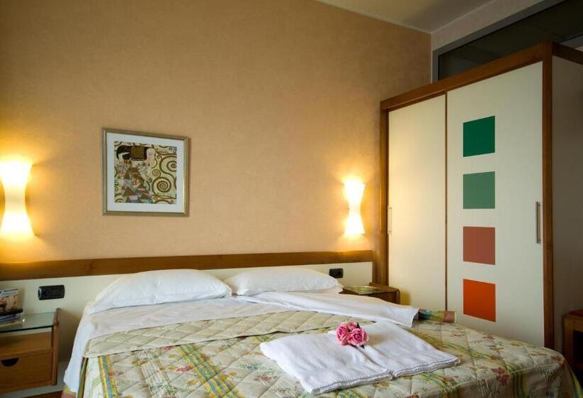 اتاق استاندارد با چشمانداز دریا, San Terenzo