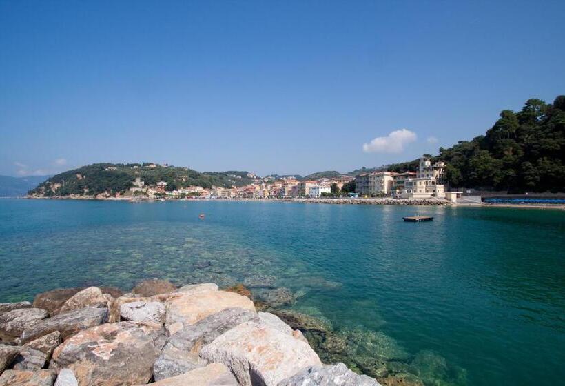 اتاق استاندارد با چشمانداز دریا, San Terenzo