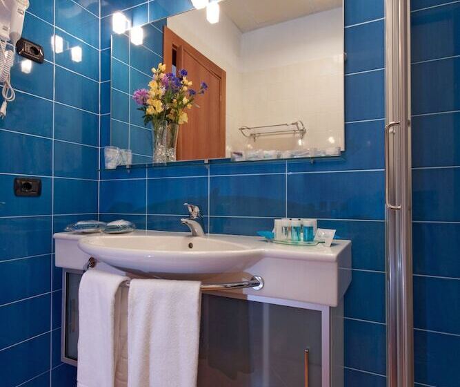 اتاق استاندارد, San Terenzo