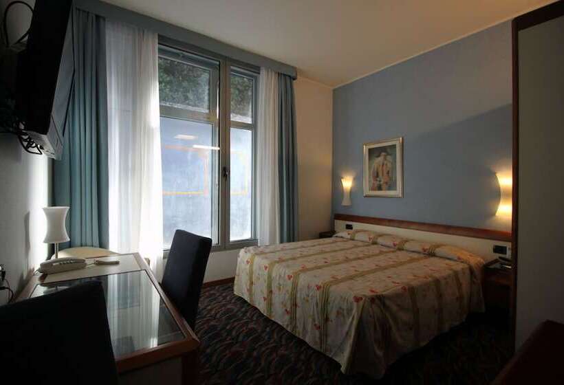 اتاق استاندارد, San Terenzo