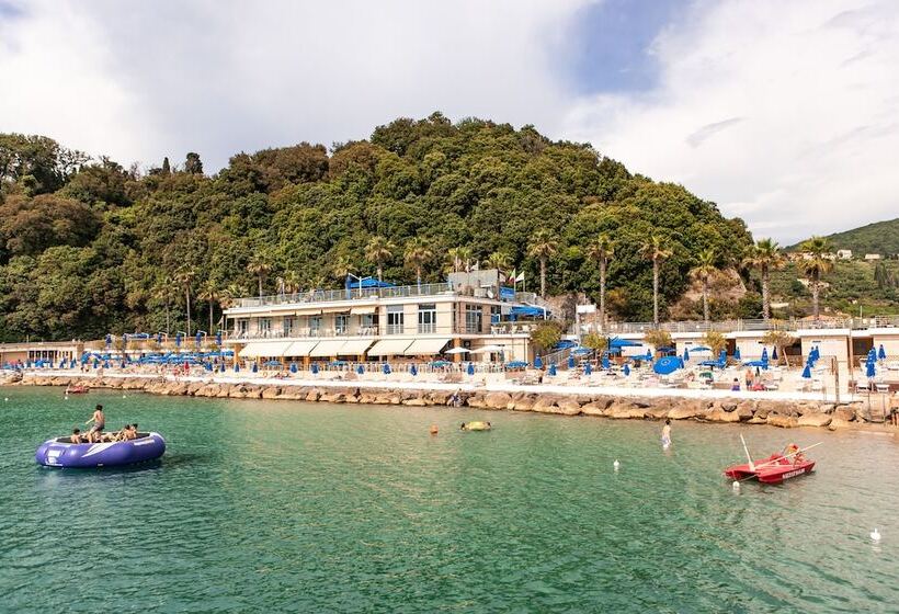 اتاق استاندارد سه نفره, San Terenzo