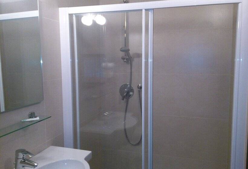 اتاق استاندارد سه نفره, Toresela Bike Am Gardasee