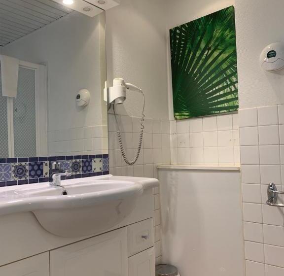 スタンダードルーム, Wilson Square