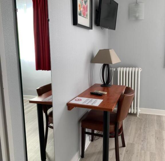 スタンダードルーム, Wilson Square