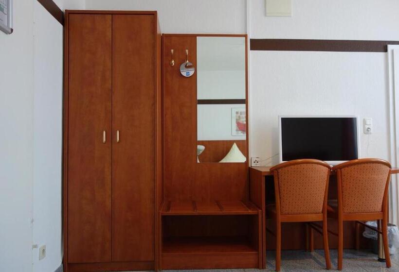 Номер Стандарт Трехместный, Parkhotel Friedrichstrasse