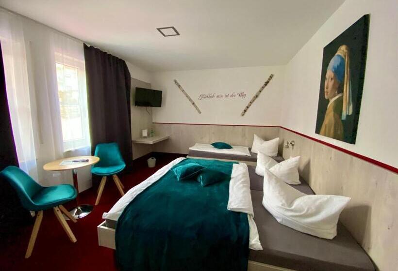 스탠다드 트리플 룸, Wilder Mann