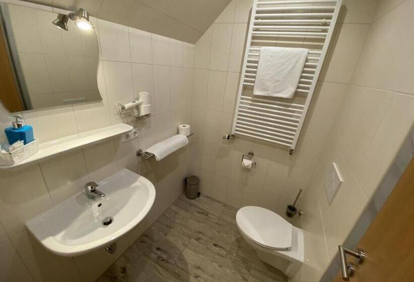 4인용 스탠다드 룸, Wilder Mann