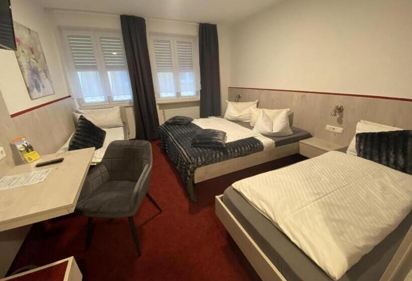 4인용 스탠다드 룸, Wilder Mann