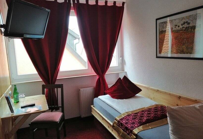 스탠다드 싱글 룸, Wilder Mann