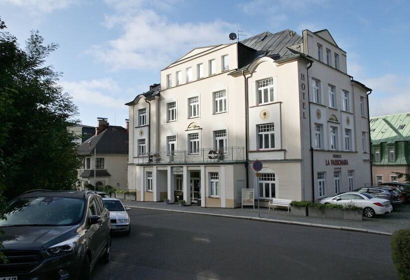 شقة غرفة واحدة, Wellness Hotel La Passionaria