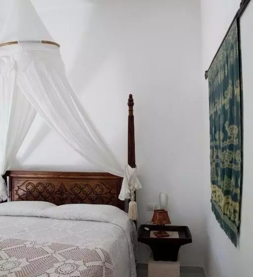 اتاق استاندارد سه تخته با چشم‌انداز باغ, Quartara Boutique