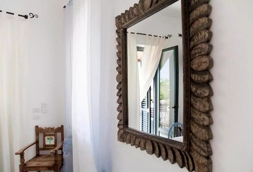 اتاق استاندارد یک نفره, Quartara Boutique
