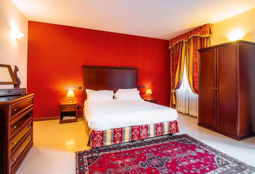 Полулюкс, Villa Lauri