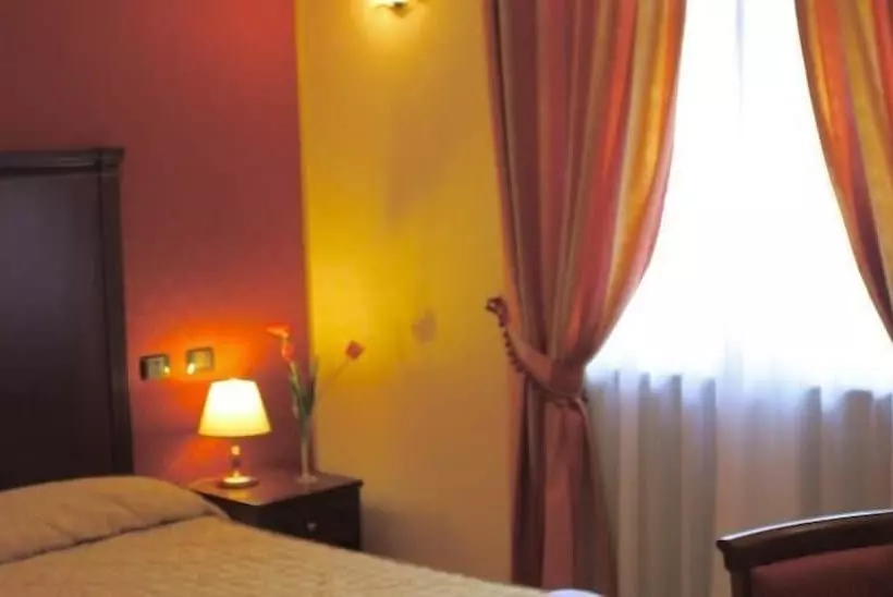 Camera Executive, Villa Lauri