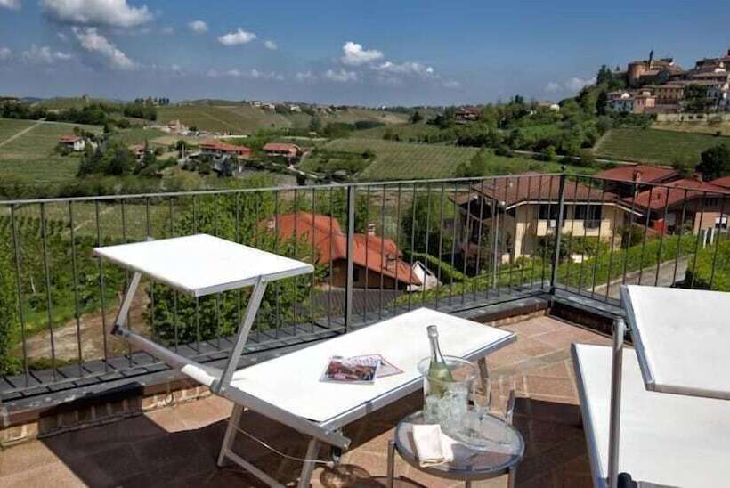 Полулюкс, Villa Lauri