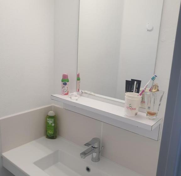 חדר סטנדרט חדר אמבטיה משותף, Fasthotel Montpellier Ouest   Un Hôtel Fh Classic