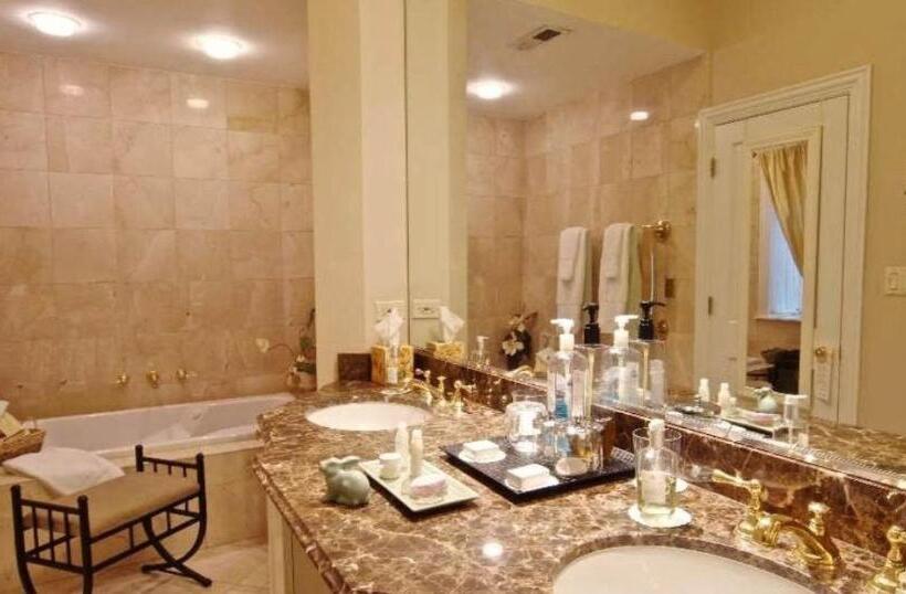 Люкс Кровать Кинг, Harvey House Bed & Breakfast