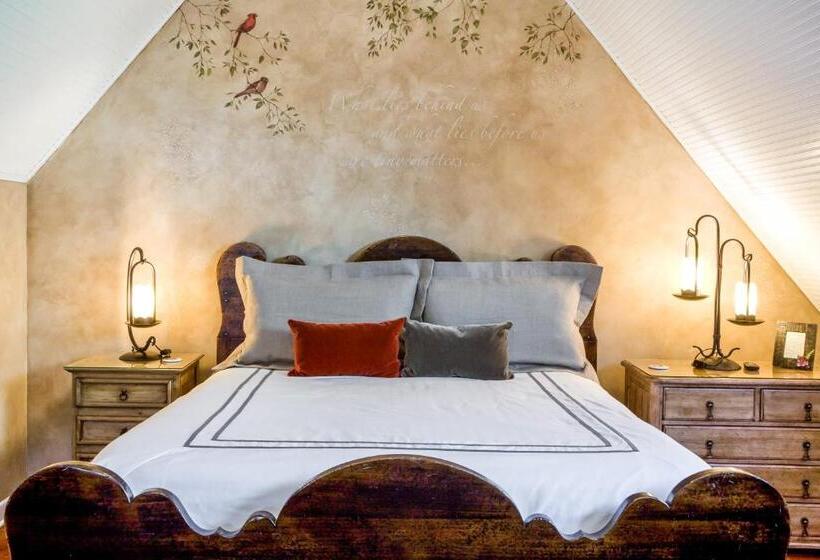 Deluxe Suite King Bed, Harvey House Bed & Breakfast