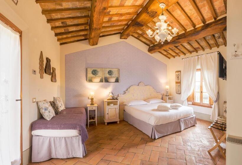Quarto Triplo Standard com Balcão, Agriturismo Il Segreto Di Pietrafitta