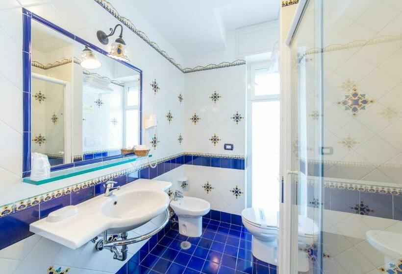 اتاق استاندارد با بالکن, Riviera B&b Rooms