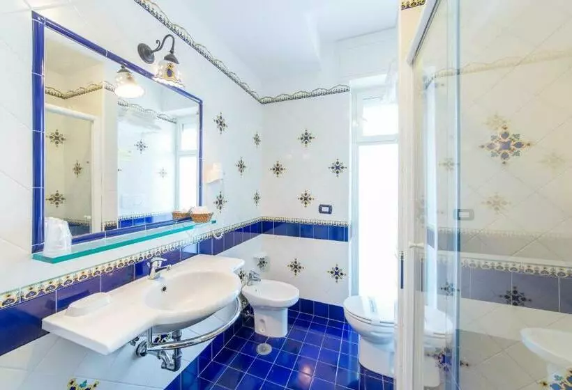 اتاق استاندارد با بالکن, Riviera B&b Rooms