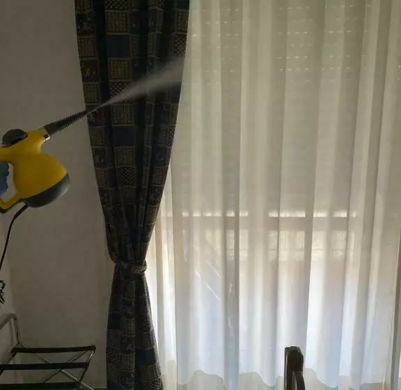 اتاق استاندارد با بالکن, Riviera B&b Rooms