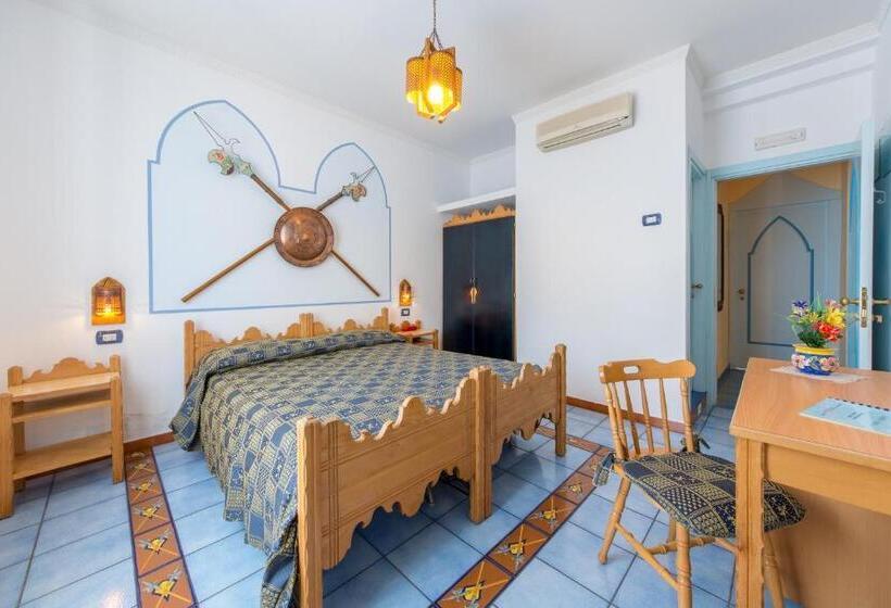 اتاق استاندارد با بالکن, Riviera B&b Rooms