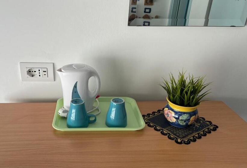 اتاق استاندارد با بالکن, Riviera B&b Rooms