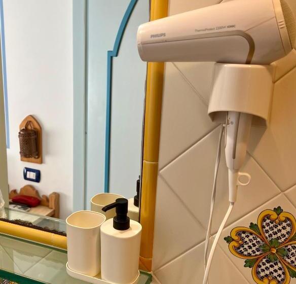 اتاق استاندارد سه تخته با بالکن, Riviera B&b Rooms