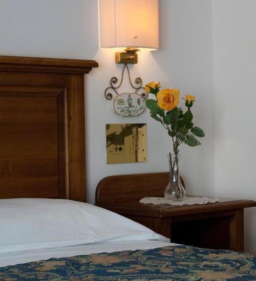 חדר סטנדרט לשלושה, Albergo La Lanterna