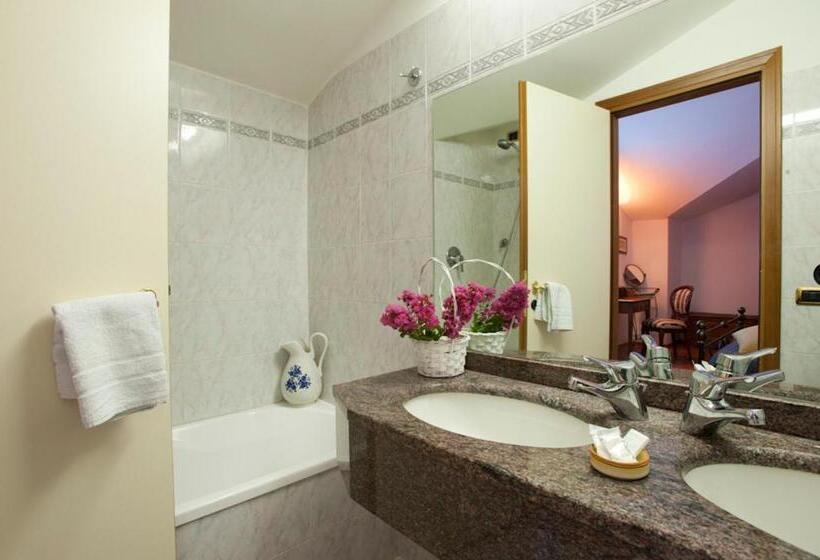 חדר סטנדרט לשלושה, Albergo La Lanterna