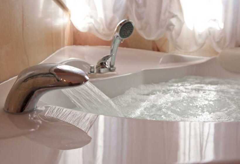 סוויטה, Albergo La Lanterna