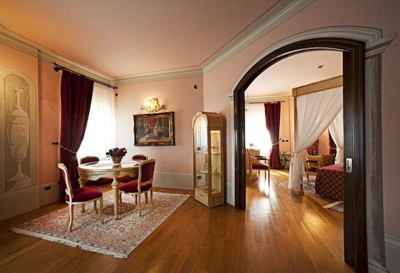 جناح, Albergo La Lanterna