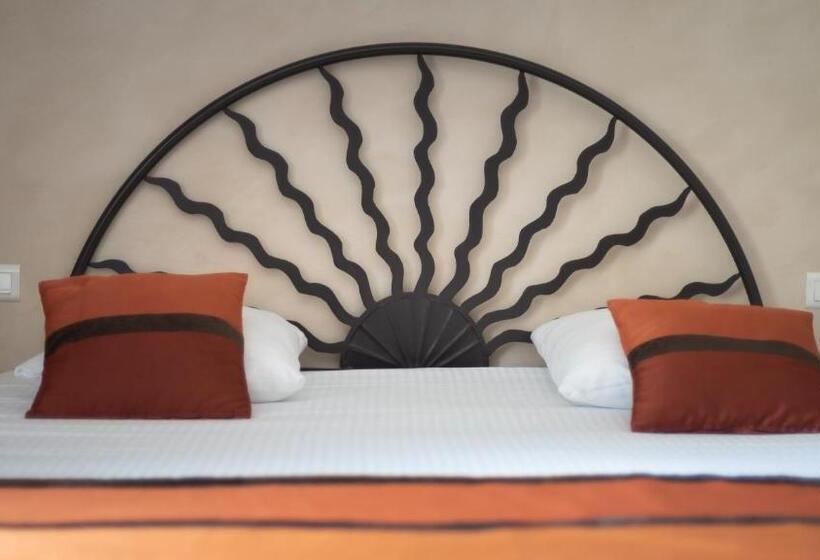 Номер Стандарт, Auberge Du Roua