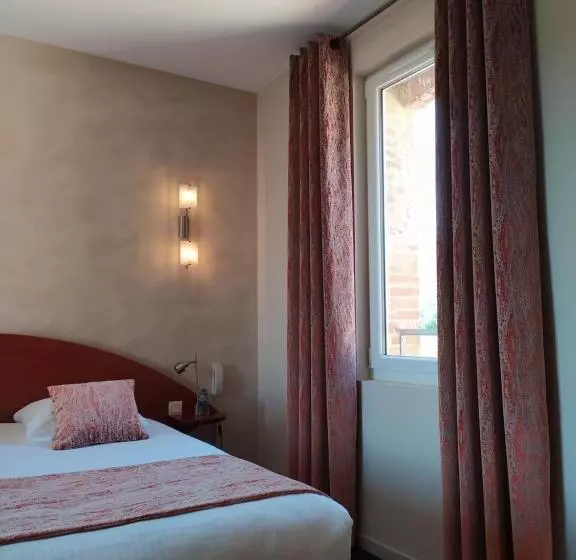 اتاق سوپریور با چشم‌انداز کوهستان, Auberge Du Roua