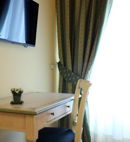 اتاق استاندارد سه نفره, Borgo Antico