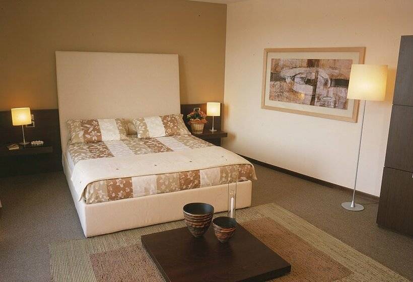 Номер Стандарт, Cecere