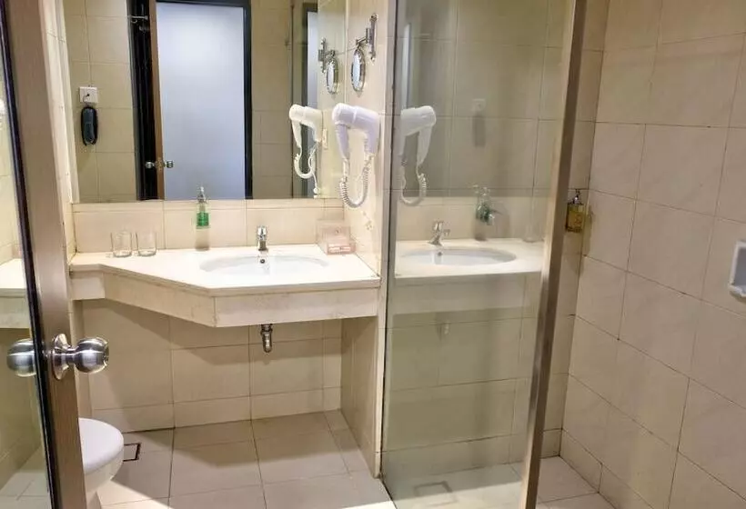 デラックスルーム, Claro Makassar Hotel & Convention