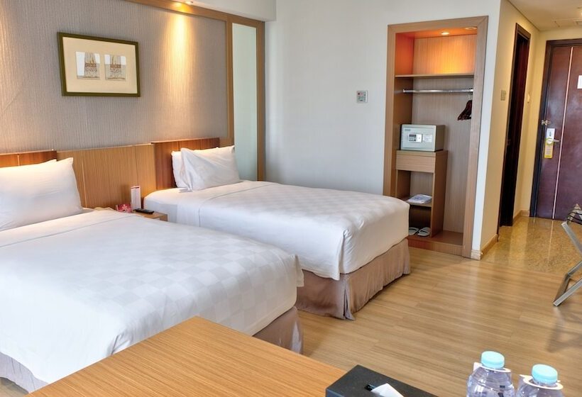 Номер Deluxe, Claro Makassar Hotel & Convention