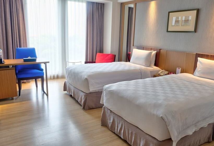 Номер Deluxe, Claro Makassar Hotel & Convention