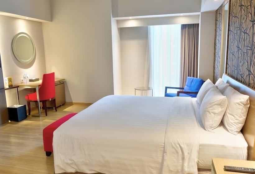 Полулюкс, Claro Makassar Hotel & Convention